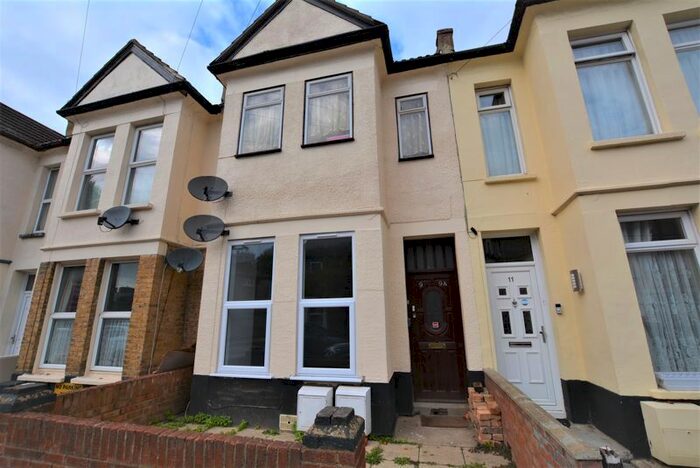 2 Bedroom Flat To Rent In Guildford Road, Southend-On-Sea, SS2