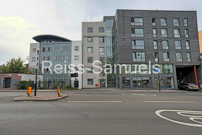 1 Bedroom Flat To Rent In Baltic Place, Haggerston, London, N1