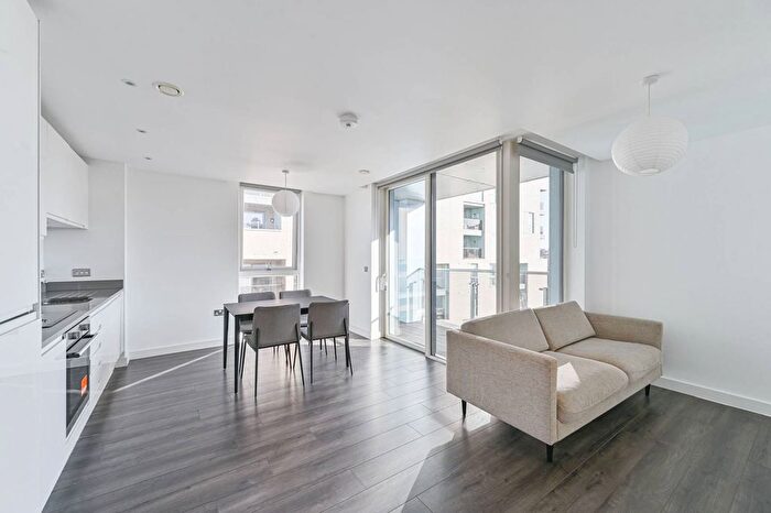 2 Bedroom Flat To Rent In Batavia Road, New Cross, London, SE14