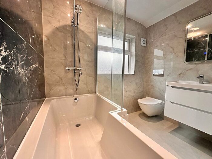 3 Bedroom Terraced House To Rent In Corporation Road, Gillingham, ME7