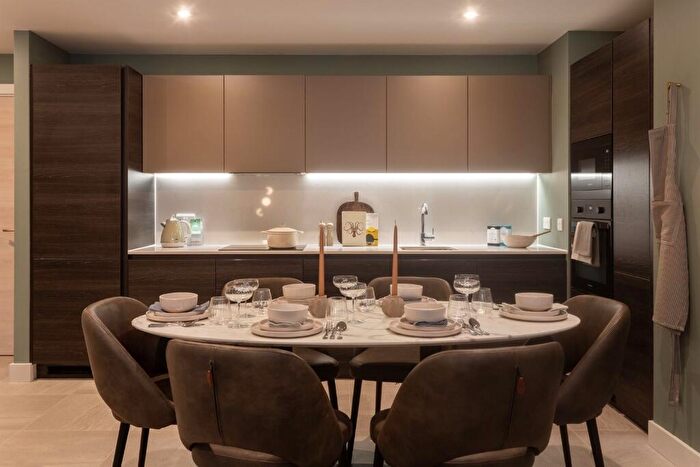 3 Bedroom Apartment To Rent In New York Square, Quarry Hill, Leeds, West Yorkshire, LS2