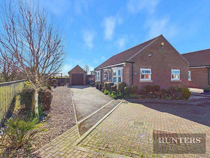 2 Bedroom Detached Bungalow For Sale In Fieldside Close, Cayton, Scarborough, YO11