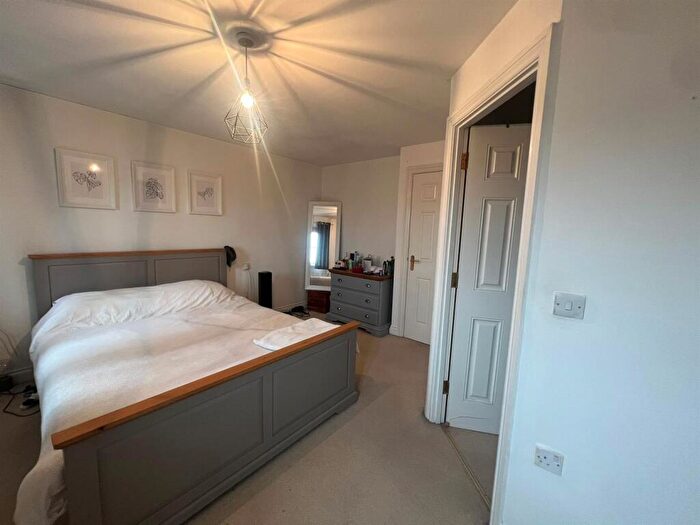 3 Bedroom Town House To Rent In Armoury Drive, Heath, Cardiff, CF14