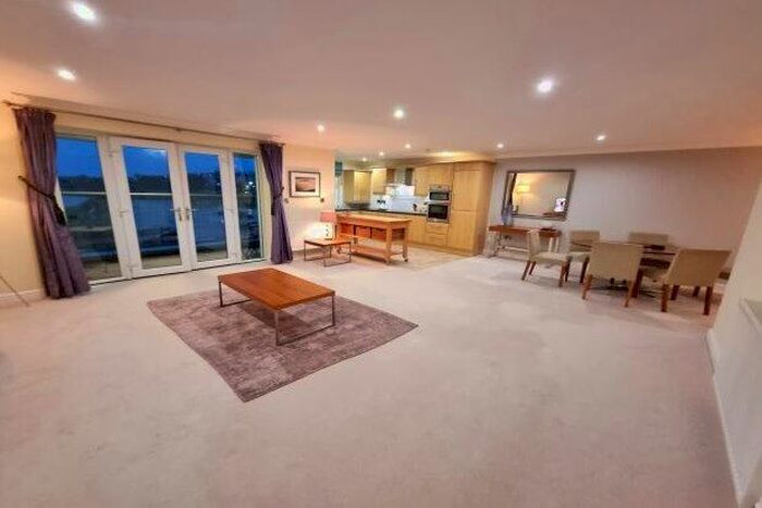 3 Bedroom Maisonette To Rent In Doc Fictoria, Caernarfon, LL55