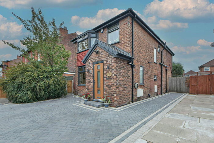 3 Bedroom Detached House For Sale In Oak Road, Sale, M33