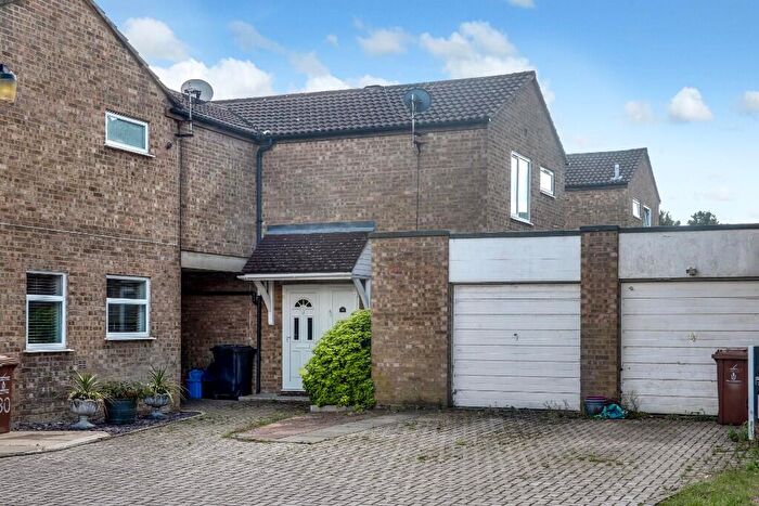 3 Bedroom Link Detached House For Sale In Brighton Way, Stevenage, Hertfordshire, SG1