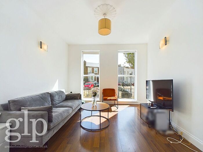 3 Bedroom Flat To Rent In Richmond Way, W12