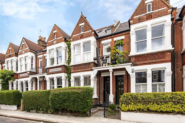 2 Bedroom Flat To Rent In Hawarden Grove, London, SE24