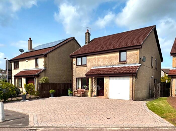 4 Bedroom Detached House For Sale In Sandpiper Road, Lochwinnoch, PA12