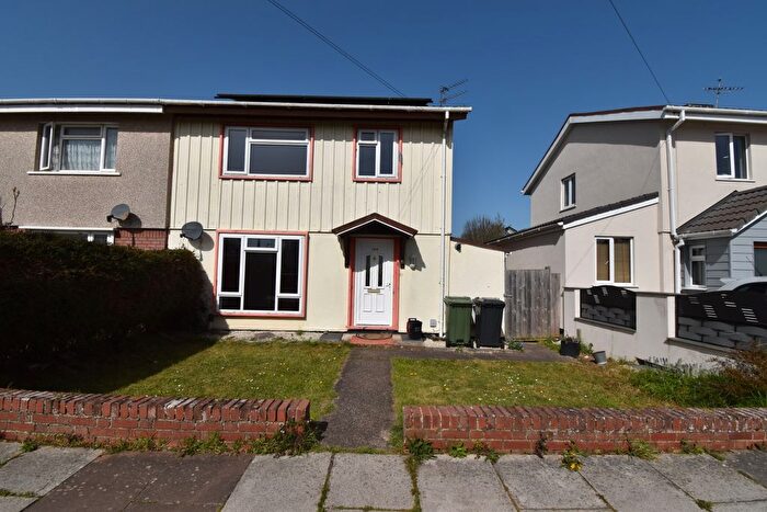 3 Bedroom Semi-Detached House For Sale In Lower Wear Road, Exeter, EX2