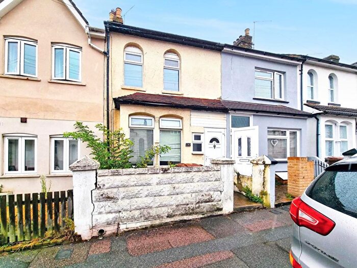 2 Bedroom Property To Rent In Canterbury Street, Gillingham, ME7