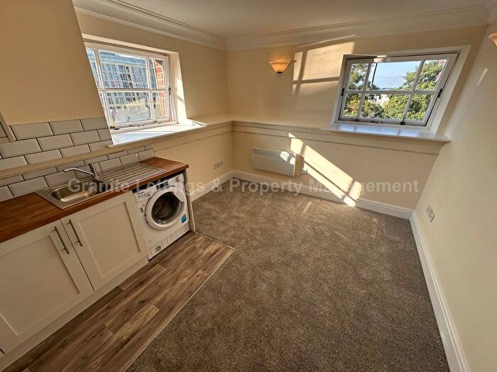 1 Bedroom Flat To Rent In The Old Court House, Encombe Place, Salford, M3