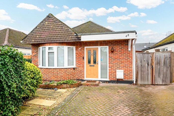 4 Bedroom Detached Bungalow To Rent In Farleigh Road, New Haw, KT15