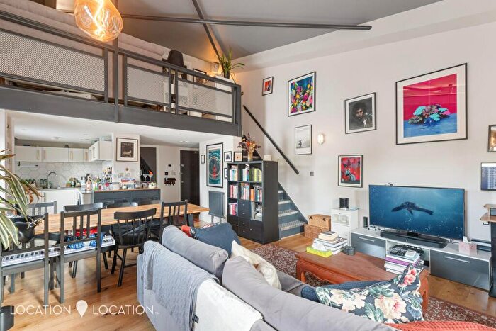 1 Bedroom Flat To Rent In Wilmer Place, London, N16