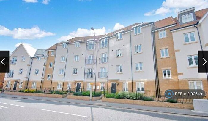 2 Bedroom Flat To Rent In South Street, Bishops Stortford, CM23