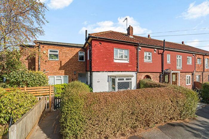 2 Bedroom Terraced House For Sale In Hyde Terrace, Ashford, TW15