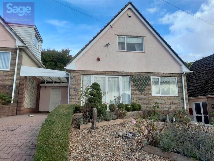 2 Bedroom Bungalow For Sale In Cotswold Way, Risca, Newport, Gwent, NP11