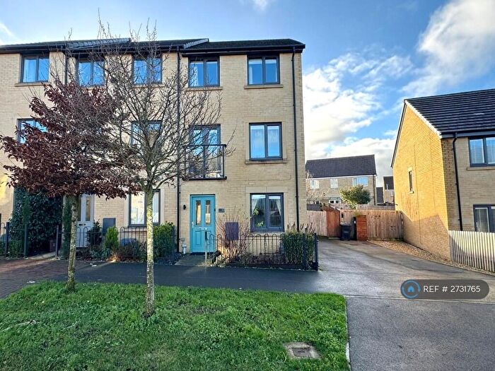 3 Bedroom Semi Detached House To Rent In Blackberry Road, Frome, BA11