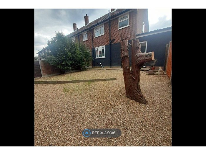 4 Bedroom End Terrace House To Rent In Flimwell Close, Bromley, BR1
