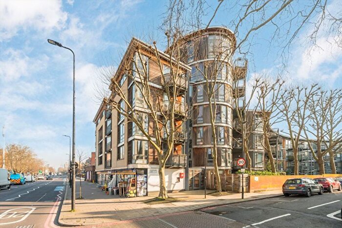 2 Bedroom Flat For Sale In Clapham Road, Clapham, SW9