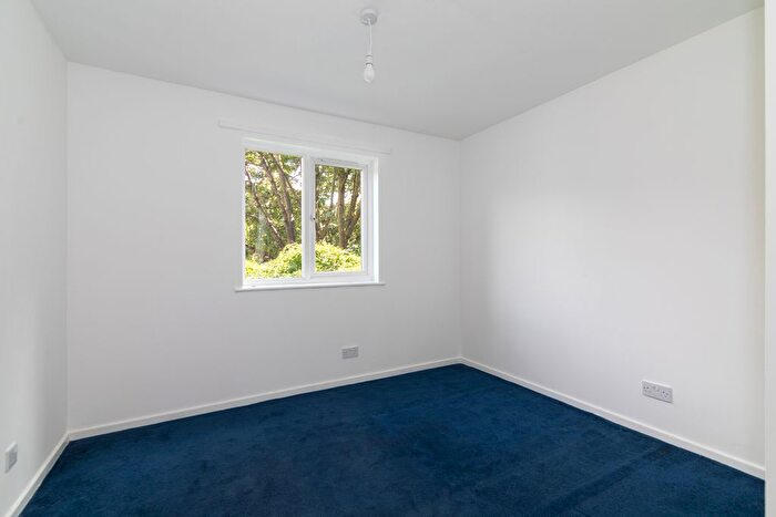 2 Bedroom Flat To Rent In Sterling Gardens, London, SE14