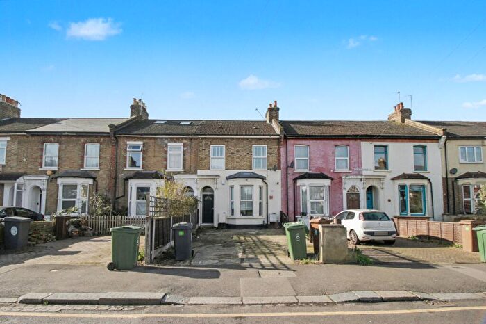 3 Bedroom Terraced House For Sale In Colworth Road, London, E11
