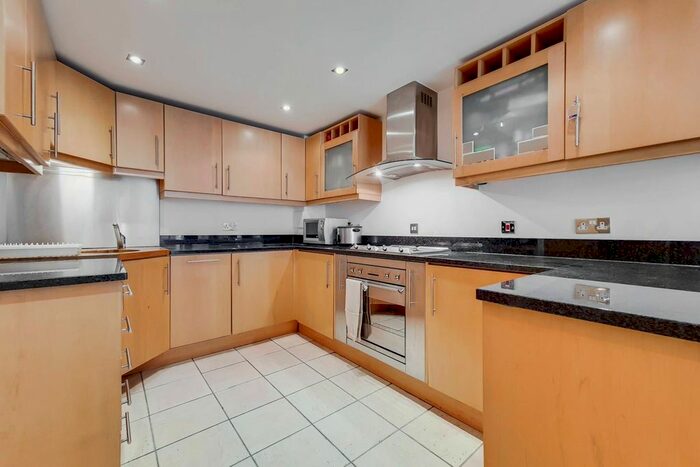 1 Bedroom Flat To Rent In Millharbour, Canary Wharf, London, E14
