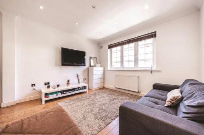 2 Bedroom Apartment To Rent In Gloucester Place, Marylebone, London, W1U