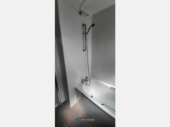 3 Bedroom Flat To Rent In Ordnance Road, Enfield, EN3