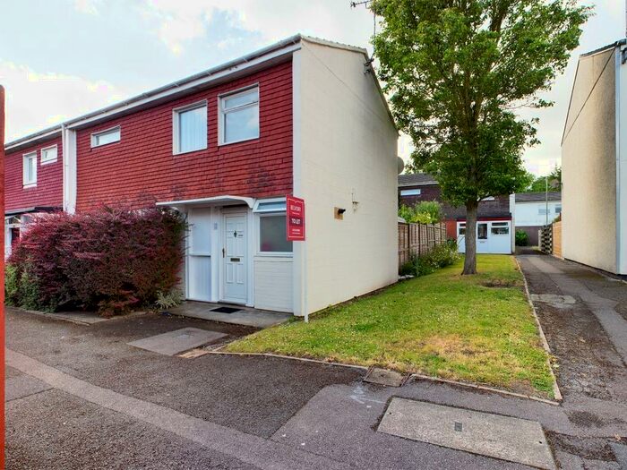 3 Bedroom Semi-Detached House To Rent In Brocas Drive, South View, Basingstoke, RG21