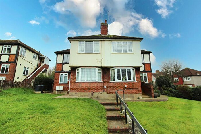 2 Bedroom Maisonette For Sale In Epsom Road, Morden, SM4