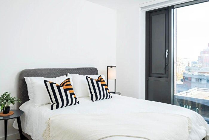 3 Bedroom Apartment For Sale In Vita Living Circle Square, Oxford Road, Manchester, M1