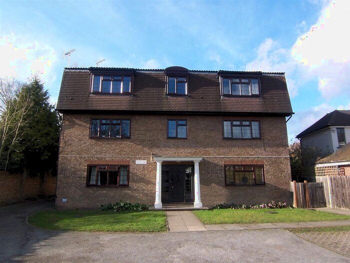 Studio To Rent In Cambridge Avenue, New Malden, KT3