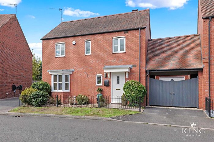 3 Bedroom Link Detached House For Sale In Barrie Close, Stratford-Upon-Avon, CV37