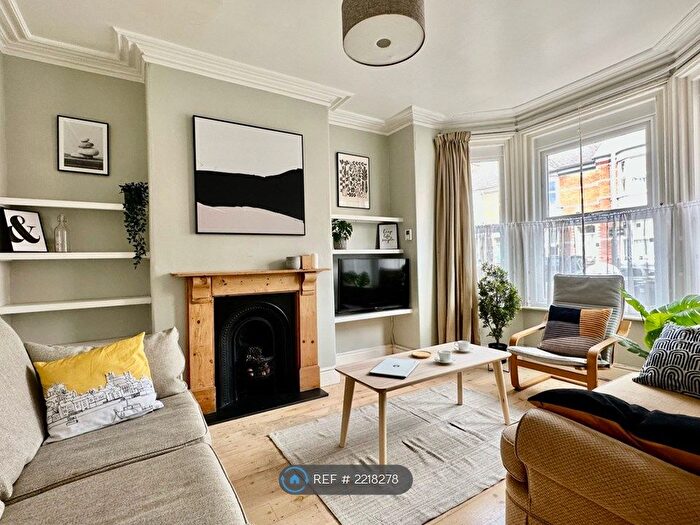 6 Bedroom Terraced House To Rent In Elmside, Exeter, EX4