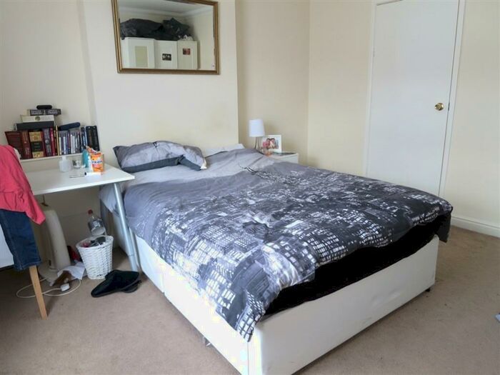 2 Bedroom Flat To Rent In Maple Road, Winton, Bournemouth, BH9