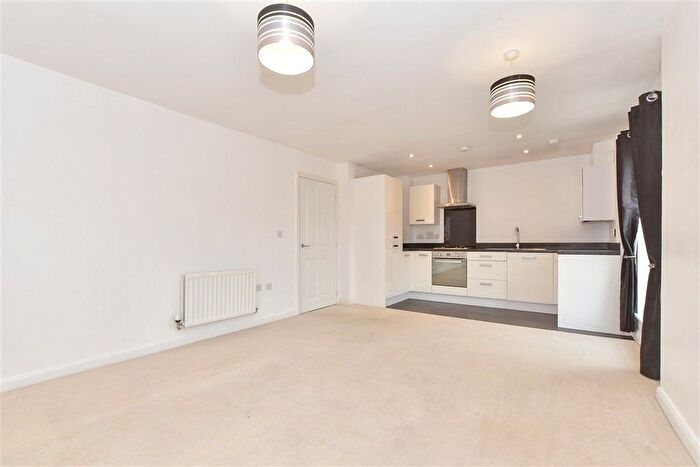 2 Bedroom Flat For Sale In Thistle Hill Way, Minster On Sea, Sheerness, Kent, ME12