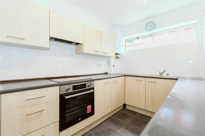 2 Bedroom Flat To Rent In Downend Road, Downend, Bristol, BS16