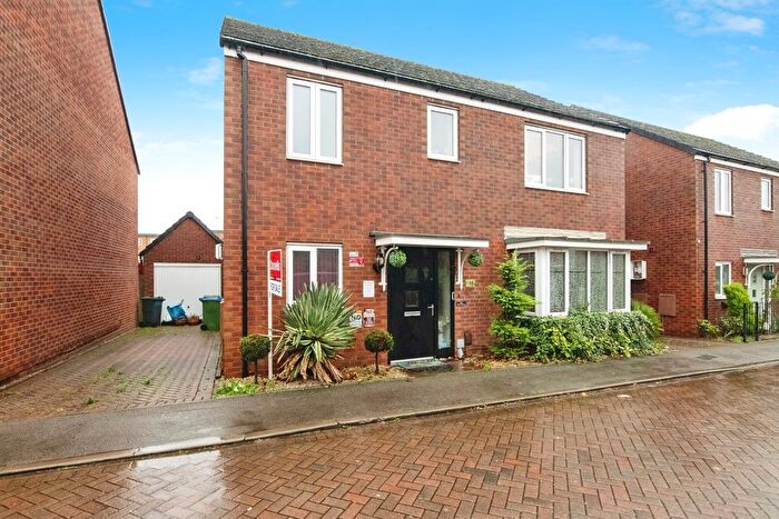 4 Bedroom Detached House For Sale In Hawthorn Road, West Bromwich, B70