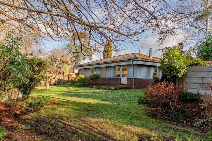 4 Bedroom Detached Bungalow To Rent In Old Farm Road, West Drayton, UB7