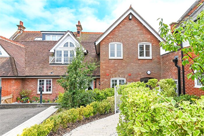 2 Bedroom Flat For Sale In The George, Christchurch Road, New Milton, Hampshire, BH25