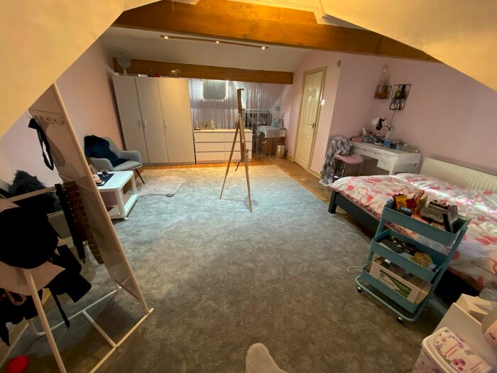 2 Bedroom Terraced House To Rent In Grange Avenue, Chapeltown, LS7