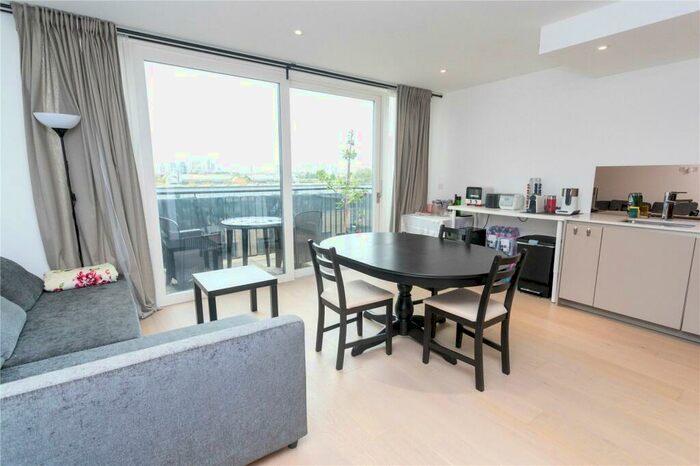 2 Bedroom Apartment To Rent In Quebec Way, Canada Water, London, SE16