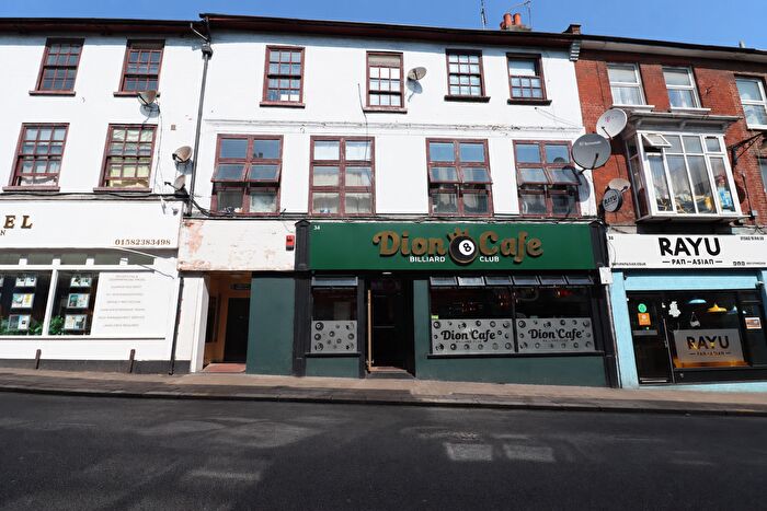 2 Bedroom Flat To Rent In B, Wellington Street, Luton, LU1