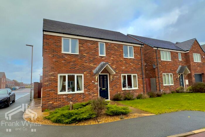 4 Bedroom Detached House To Rent In Almond Close, Lytham St Annes, Lancashire, FY8