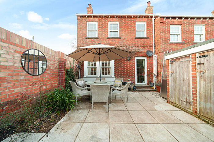 3 Bedroom House To Rent In Trafalgar Place, Lymington, SO41