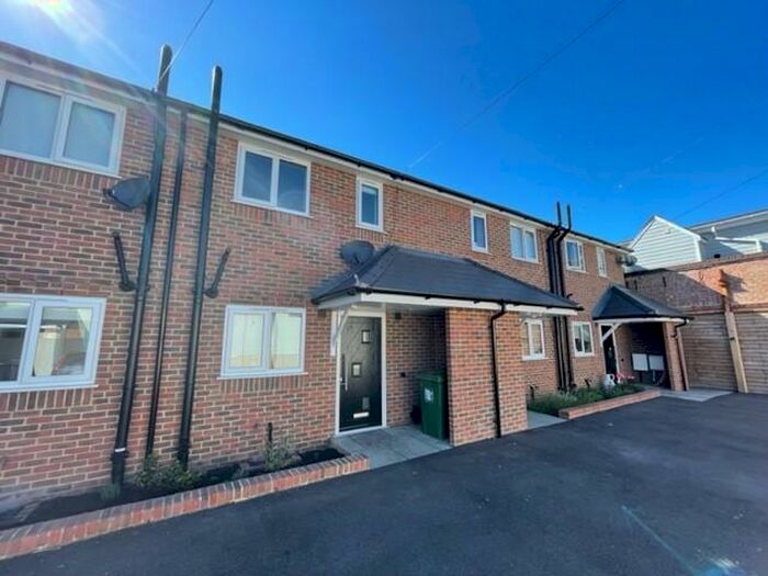 2 Bedroom House To Rent In Manifold Mews, Eastbourne, BN22