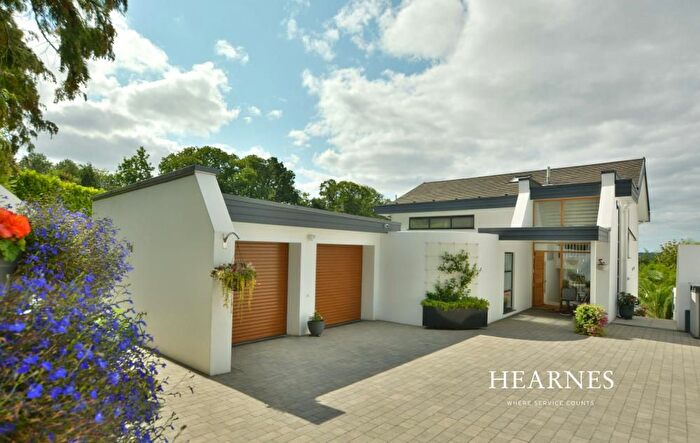 4 Bedroom Detached House For Sale In Canford Rise, Colehill, Dorset, BH21