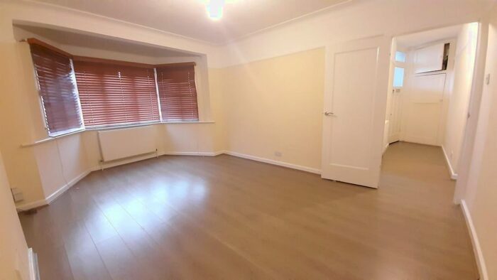 2 Bedroom Flat To Rent In Masons Avenue, Harrow, HA3