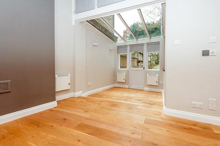 Studio To Rent In Thurlow Park Road, West Dulwich, SE21